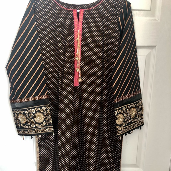 Pakistani branded formal 3 piece - Picture 2 of 14